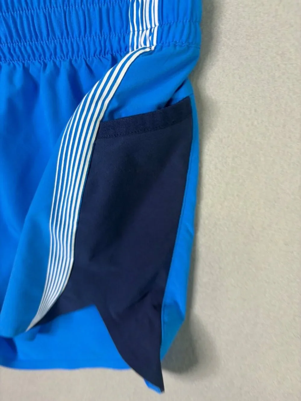 Athleta Girl Get in the Game Shorts Size L/12 Racing Stripes Pockets Athletic